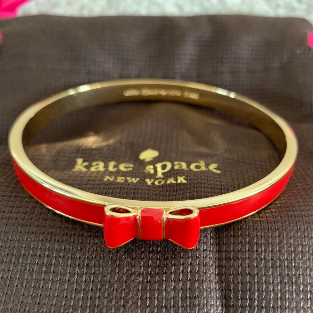 “Take a Bow” Enamel Bow Bangle